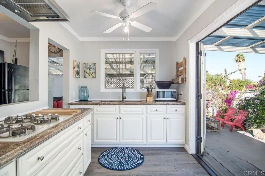 Your Relaxing Coronado Home Near The Ferry &Beach Perfect for Reunions! Dogs Ok!