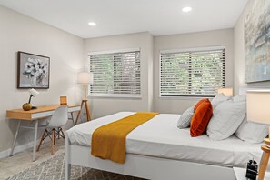 2 habitaciones, caja de seguridad en la habitación y escritorio 