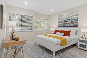 2 bedrooms, in-room safe, desk, iron/ironing board