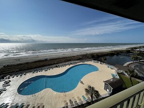 Piscine couverte, piscine extérieure
