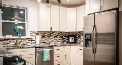 Cottage at Gray Fox- Many Attraction- Pet Friendly