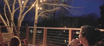 High Rock lakefront escape-dock, firepit, kayak, paddle board, fishing, swimming