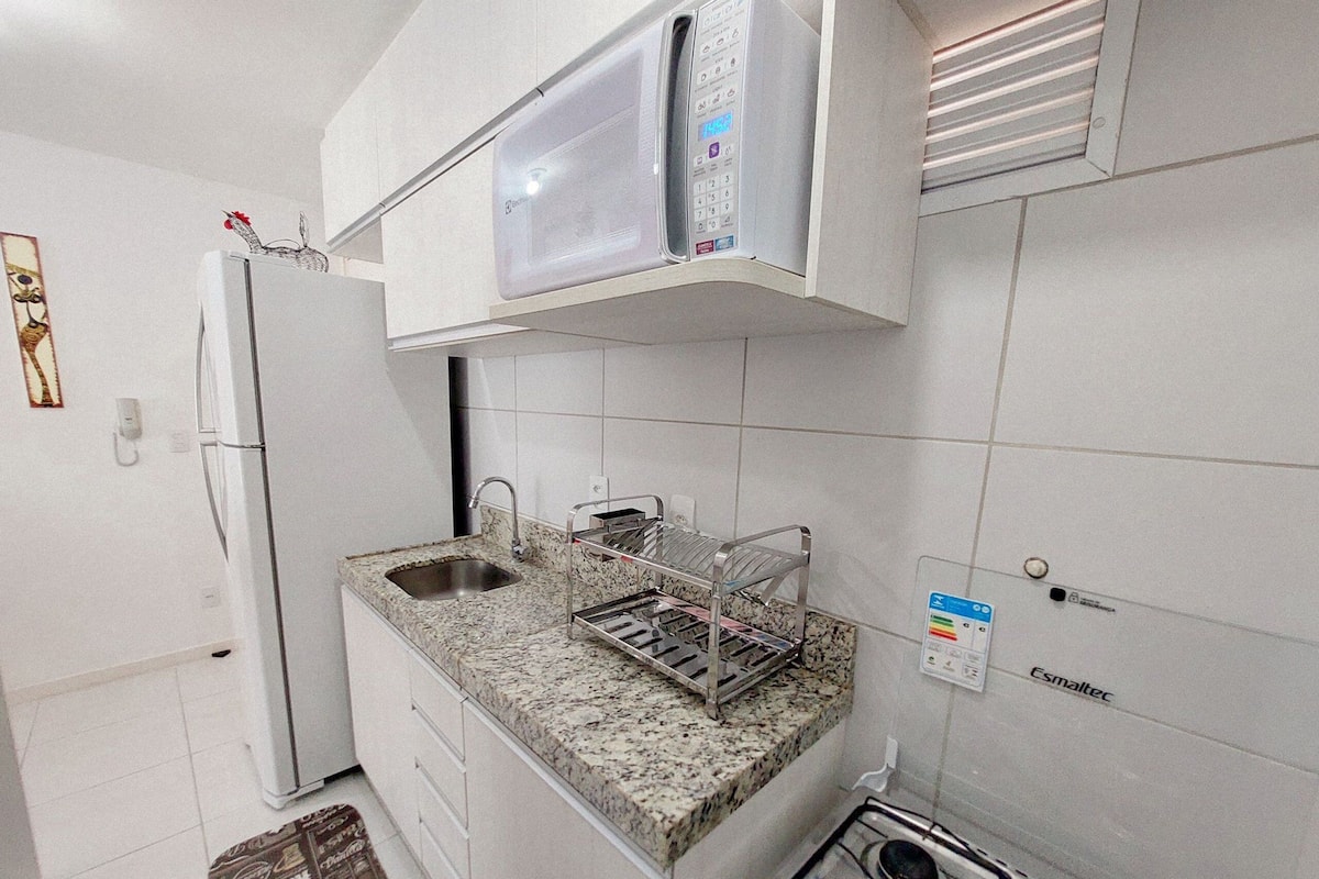 Familieleilighet, hageutsikt | Eget kjøkken | Kjøleskap, mikrobølgeovn og kjøkkenutstyr