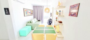 Căn hộ dành cho gia đình, quang cảnh sân vườn | Nội thất