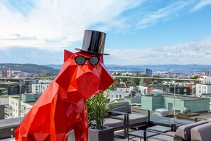 Bar (on property) - Radisson RED Oslo Økern (Oslo)