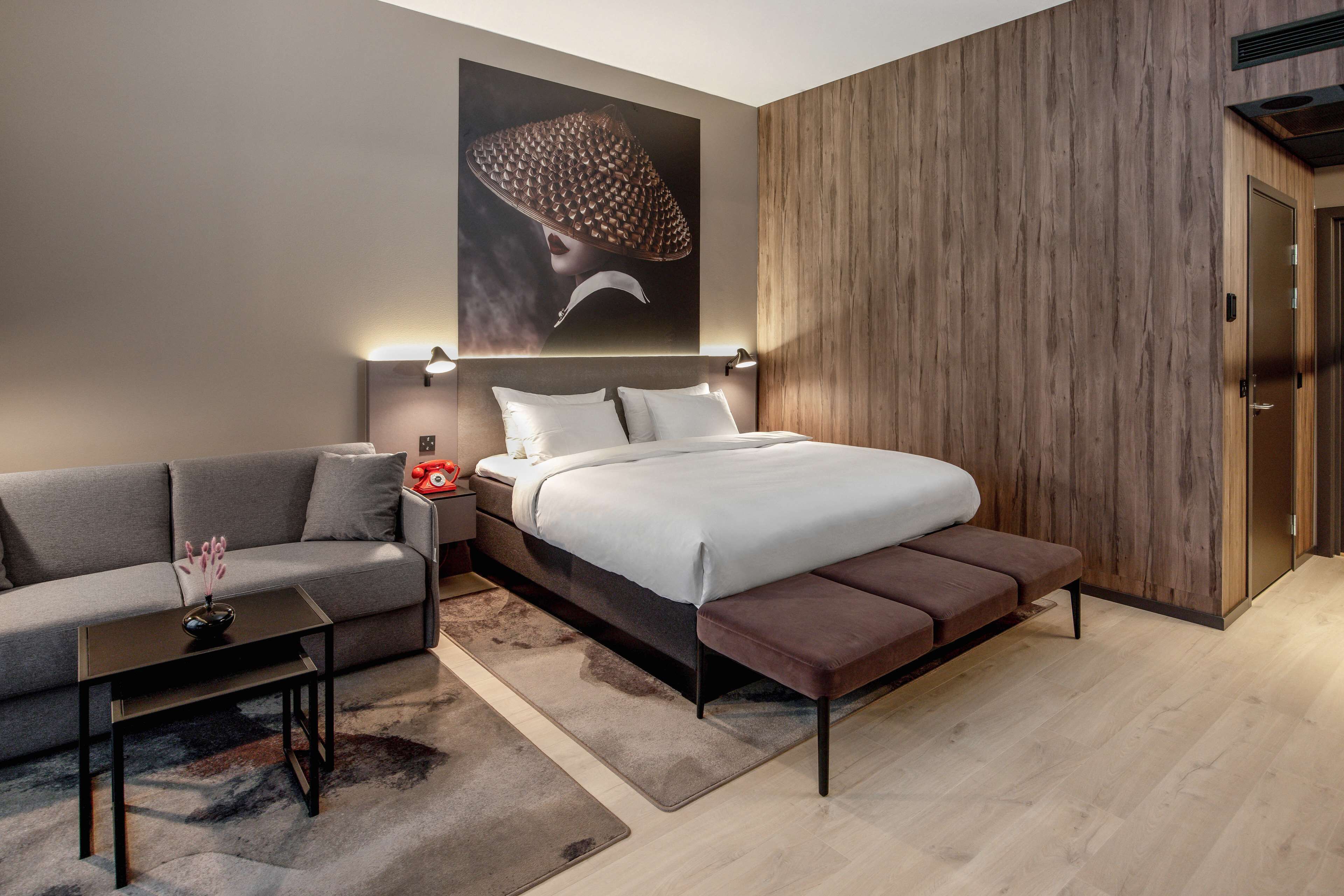 junior suite, terrace | in-room safe, desk, iron/ironing board, free wifi