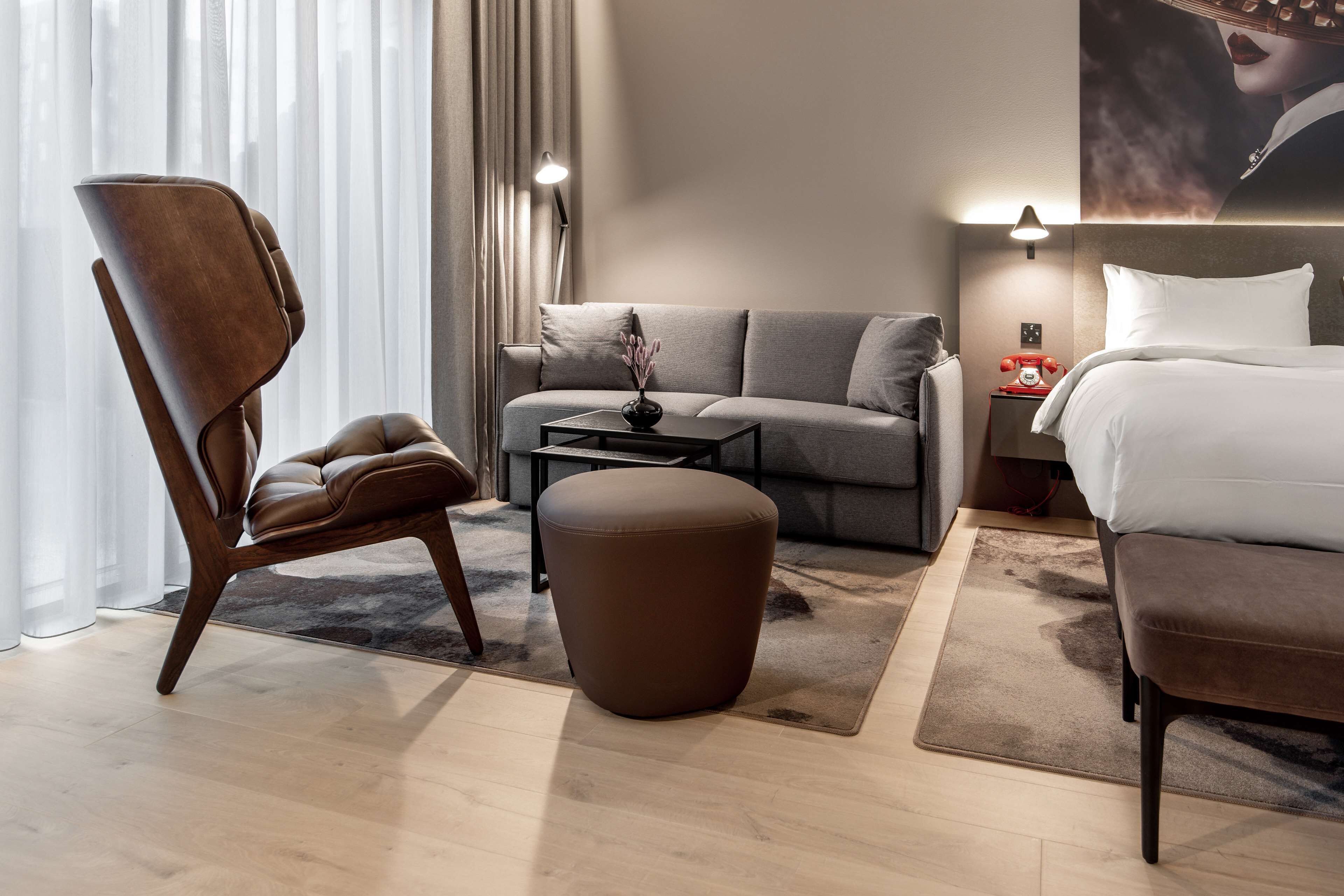 junior suite, terrace | in-room safe, desk, iron/ironing board, free wifi