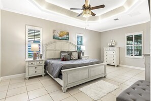 4 bedrooms, WiFi, bed sheets - Villa Amore - Fully-fenced electric-heated oversized pool home w/lots of privacy - SWFL Rentals (Cape Coral)