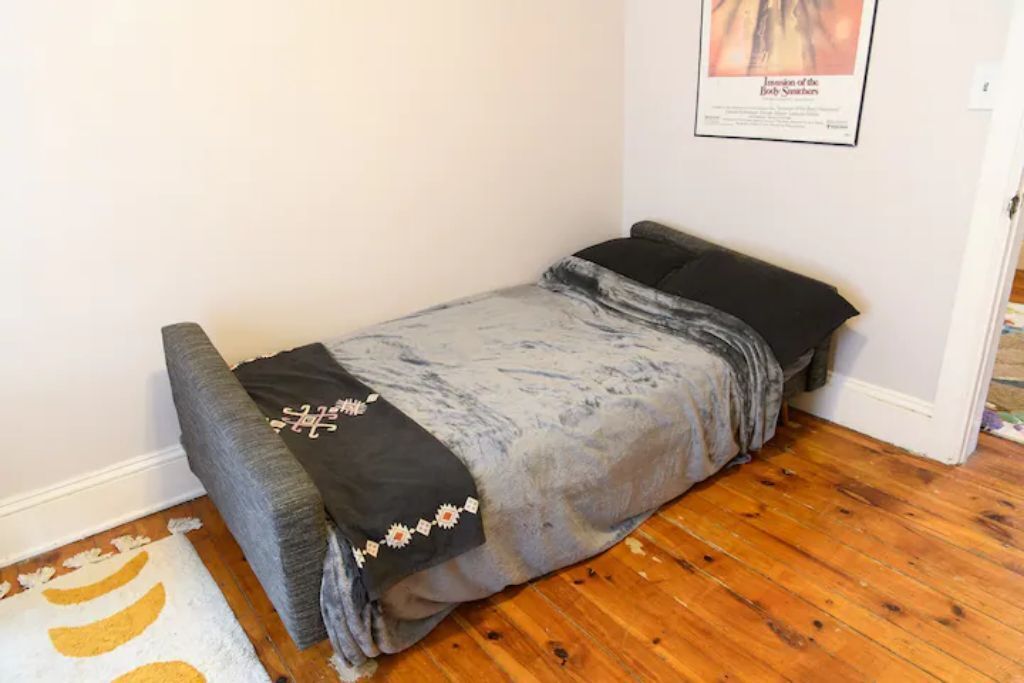 Vintage Charmer Waterfall views! sleeps 5!