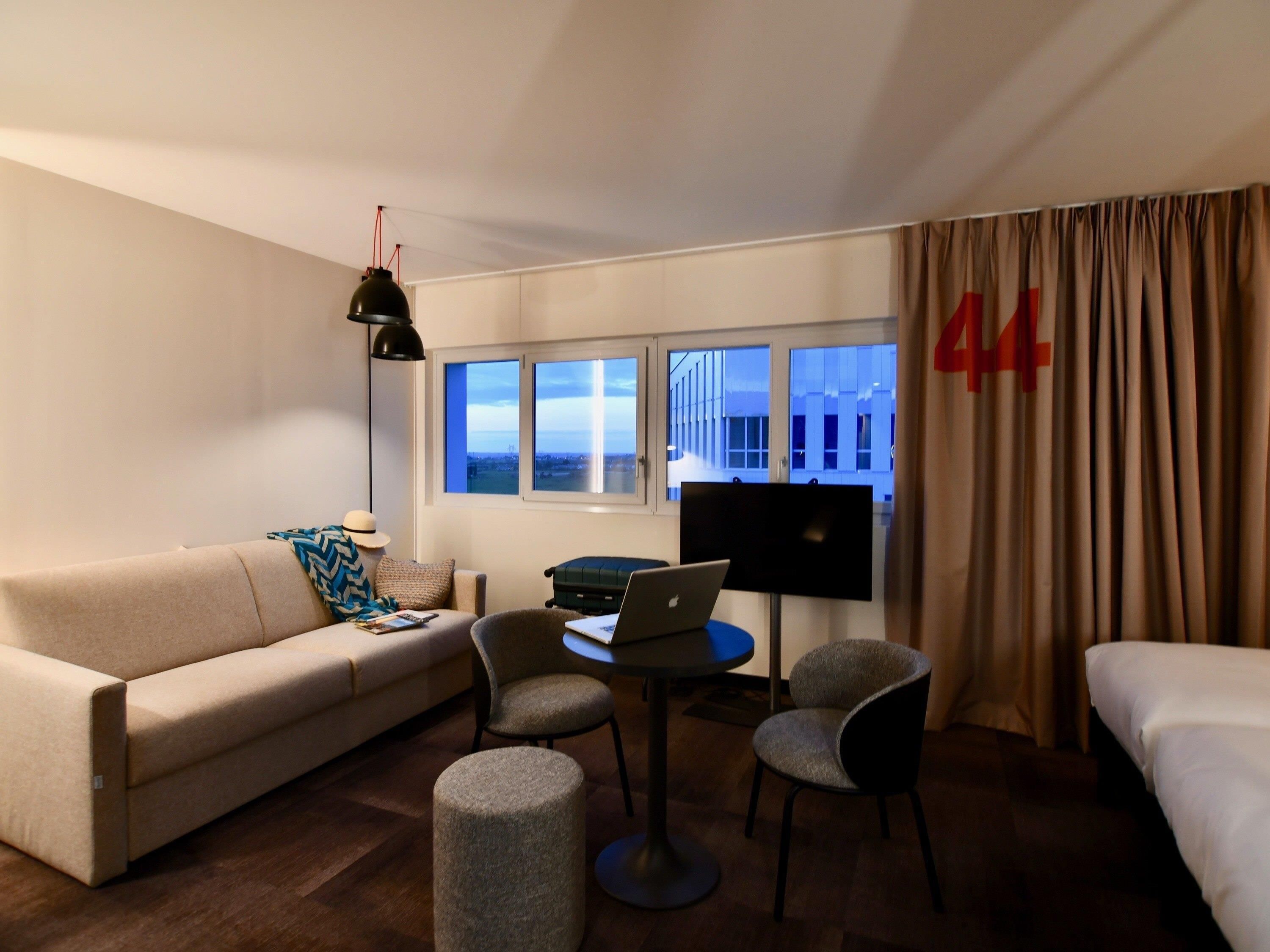 Suite, varias camas | Ropa de cama de alta calidad, camas con pillow-top y muebles diferentes 
