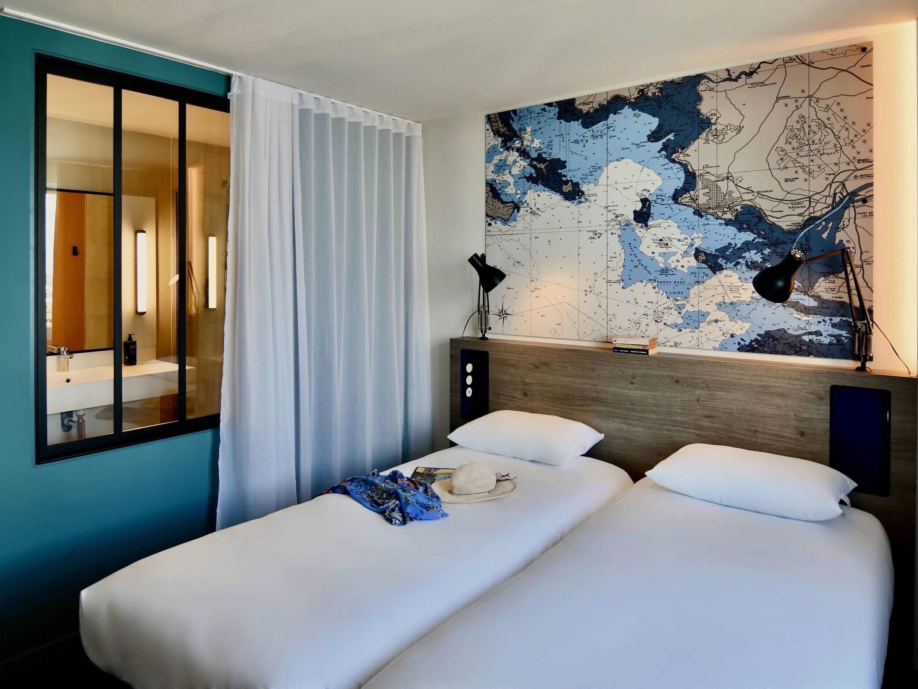 Twin Room | Premium bedding, pillowtop beds, individually furnished, desk