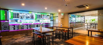 Belmont Hotel Lake Macquarie