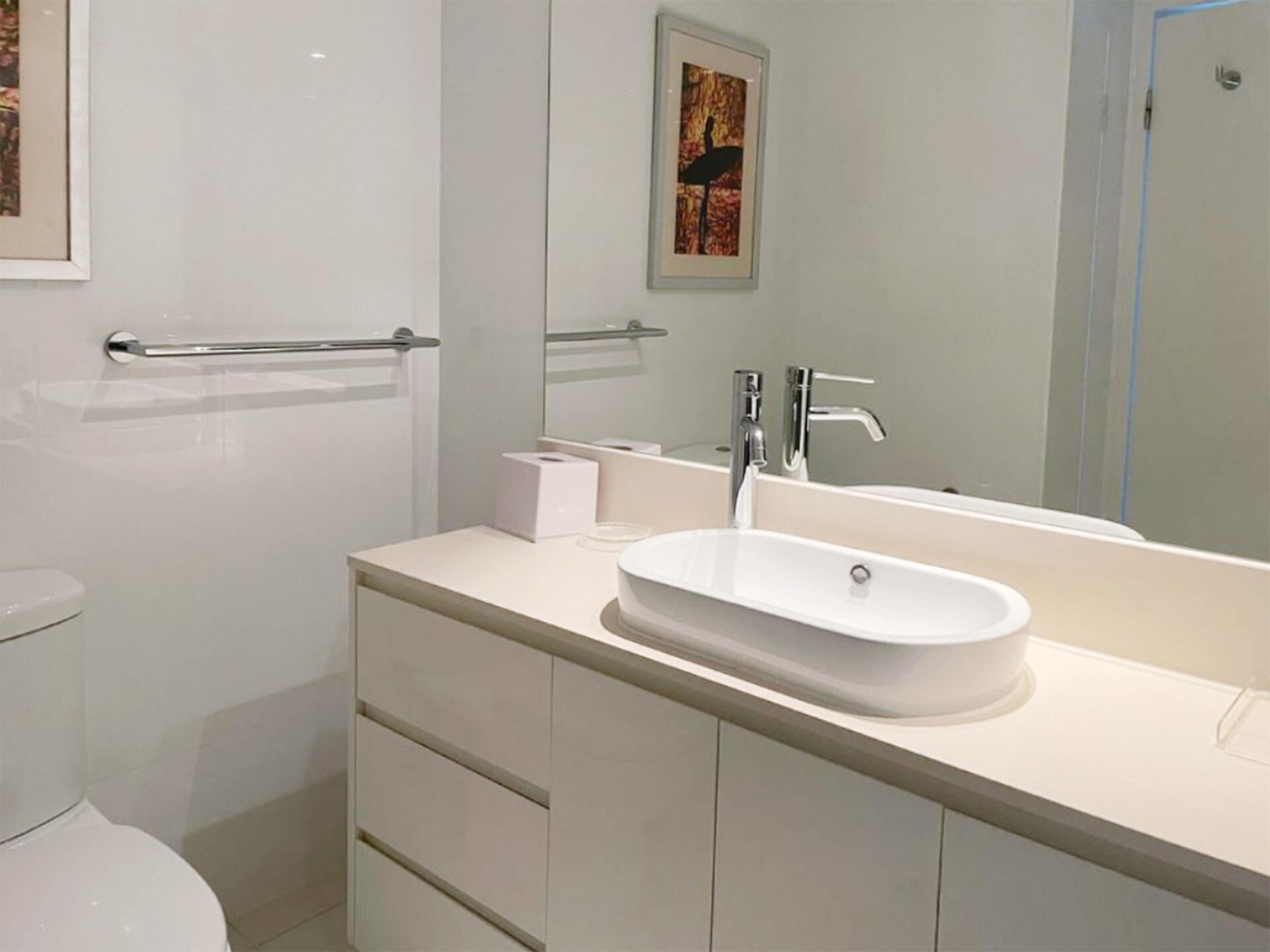 H'Residences – Spacious 2 Bed City View — Q Stay — image 12