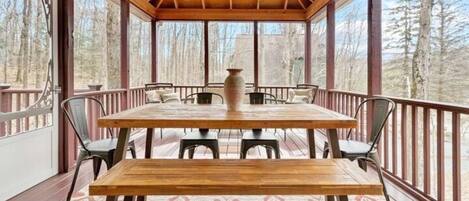Outdoor dining