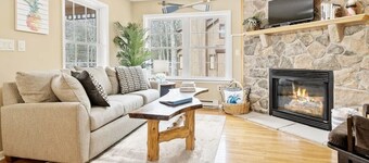 Stylish & Modern Private Getaway in Lake Ariel!