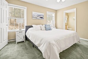 2 slaapkamers, een kluis op de kamer, een bureau