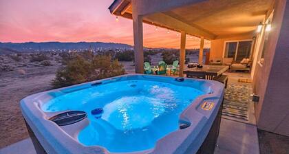 Casa del Sol: 3BR Mountain View w/ Pool & Hot Tub
