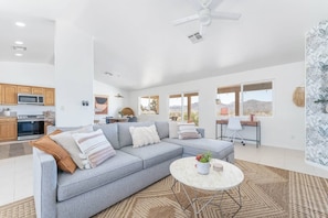 Smart TV - Casa del Sol: 3BR Mountain View w/ Pool & Hot Tub (Joshua Tree)