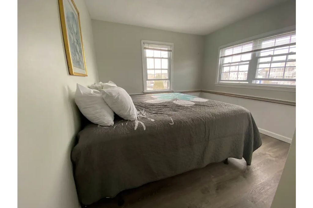 lovely 2-bedroom apartment with pool 2B