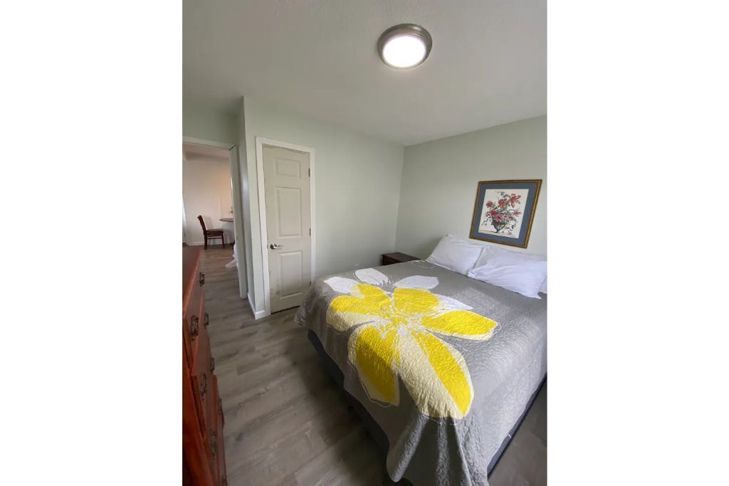 lovely 2-bedroom apartment with pool 2B