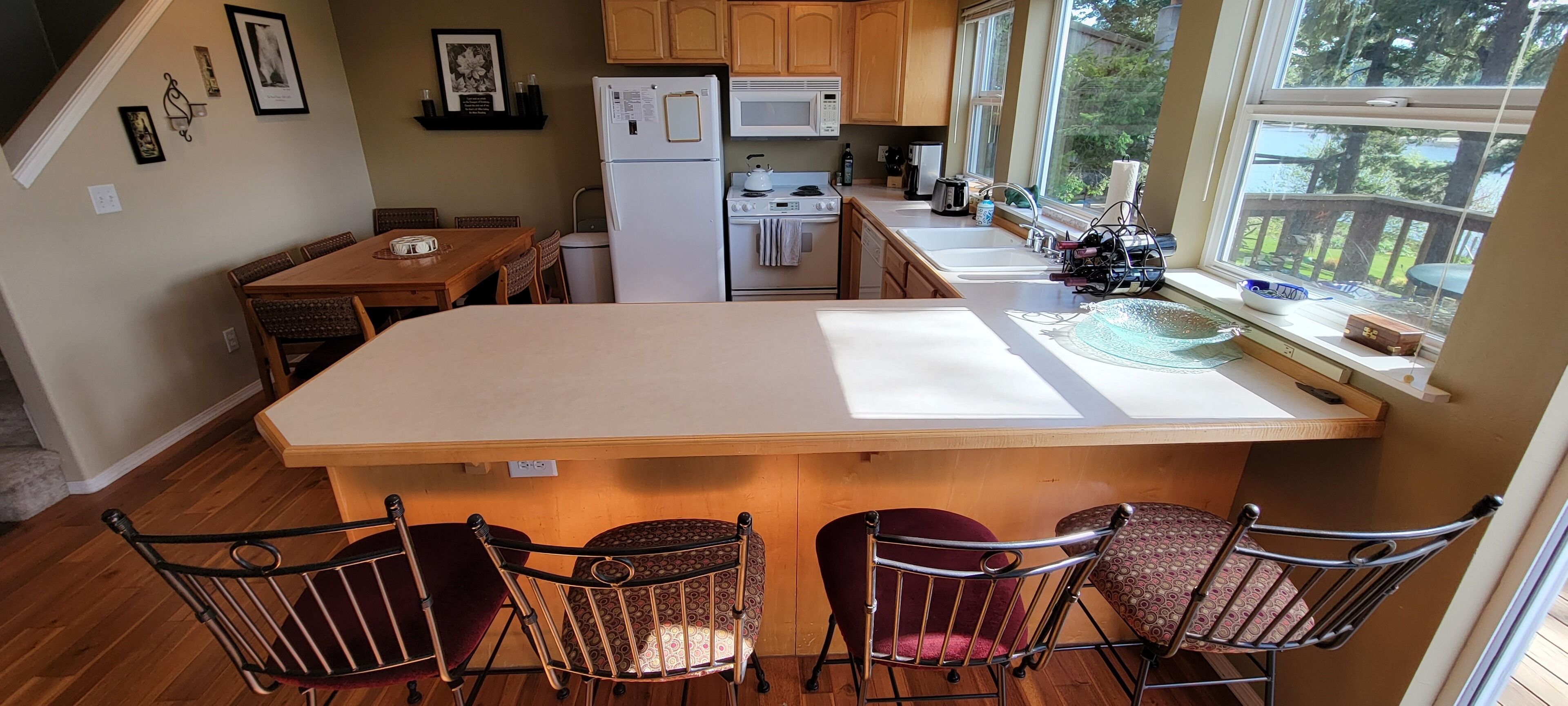 Very quiet Pacific City home with amazing river views from the deck!