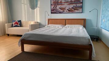 2 Schlafzimmer, Babybetten, kostenloses WLAN, Bettwäsche