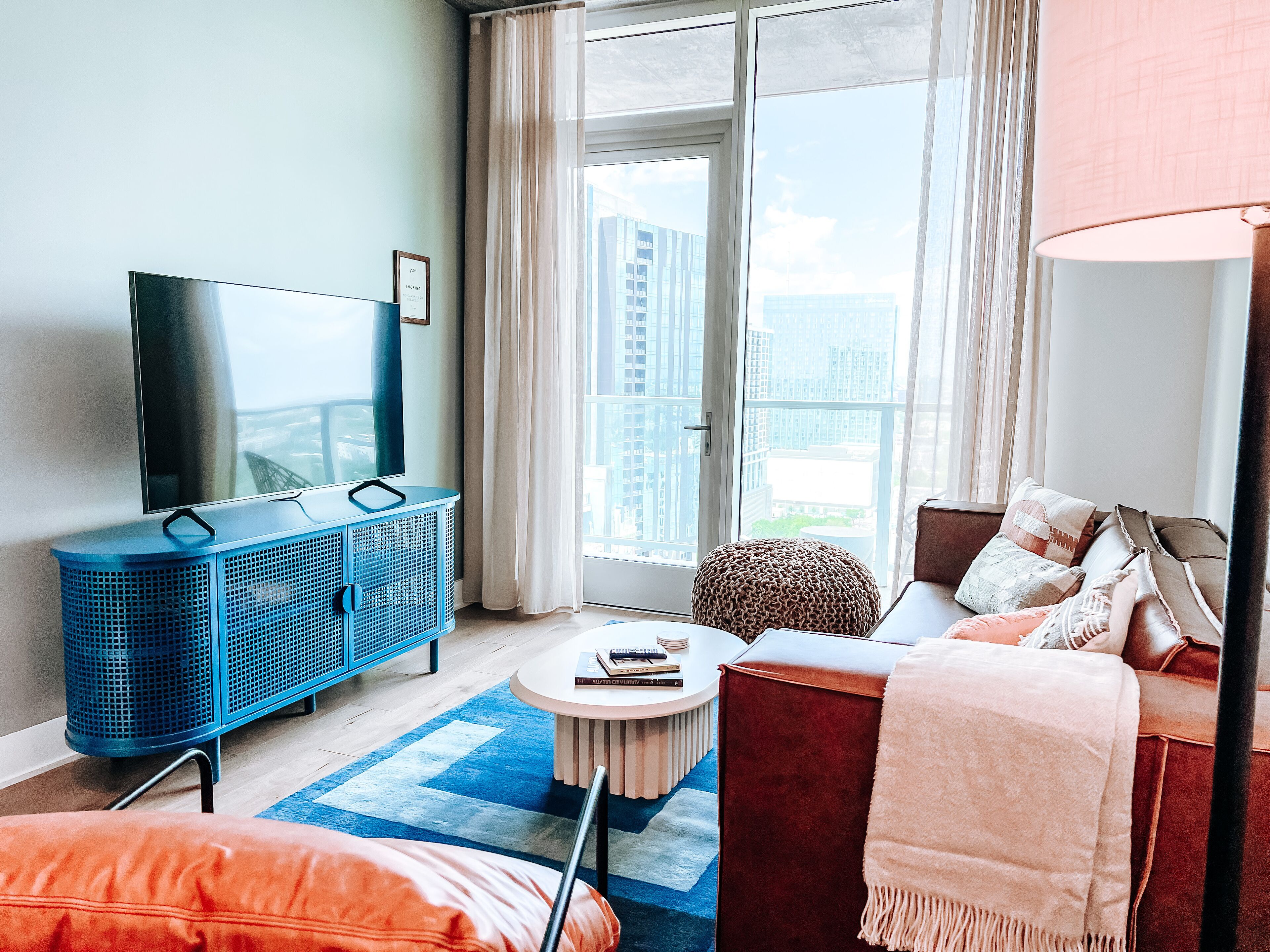 Brand New! 29th Floor Rainey St. Condo in Downtown Austin w/Rooftop Pool & Patio