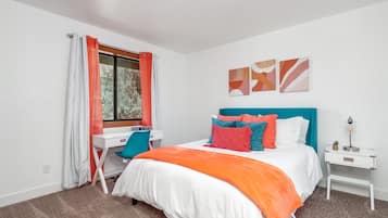 4 bedrooms, desk, iron/ironing board, WiFi