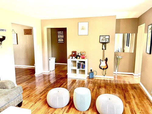 Golf View, Beautiful house, walk to ND, safe area