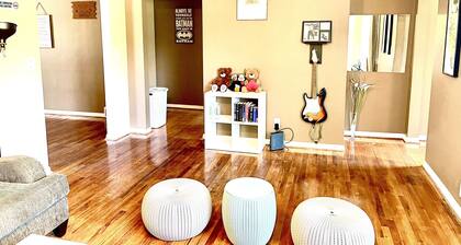 Golf View, Beautiful house, walk to ND, safe area