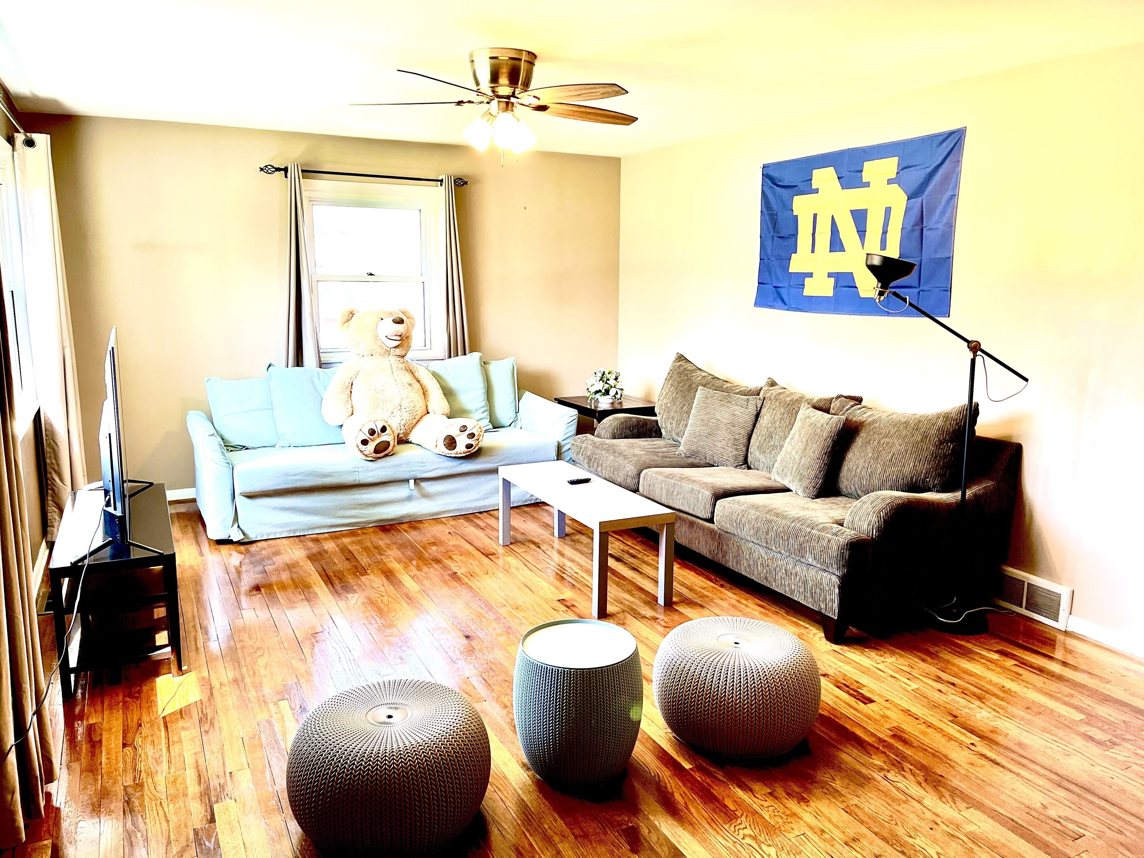 Golf View, Beautiful house, walk to ND, safe area