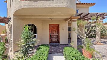 Pintu masuk interior