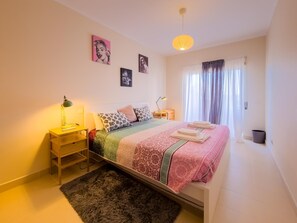 2 chambres, fer et planche à repasser, accès Internet, draps fournis