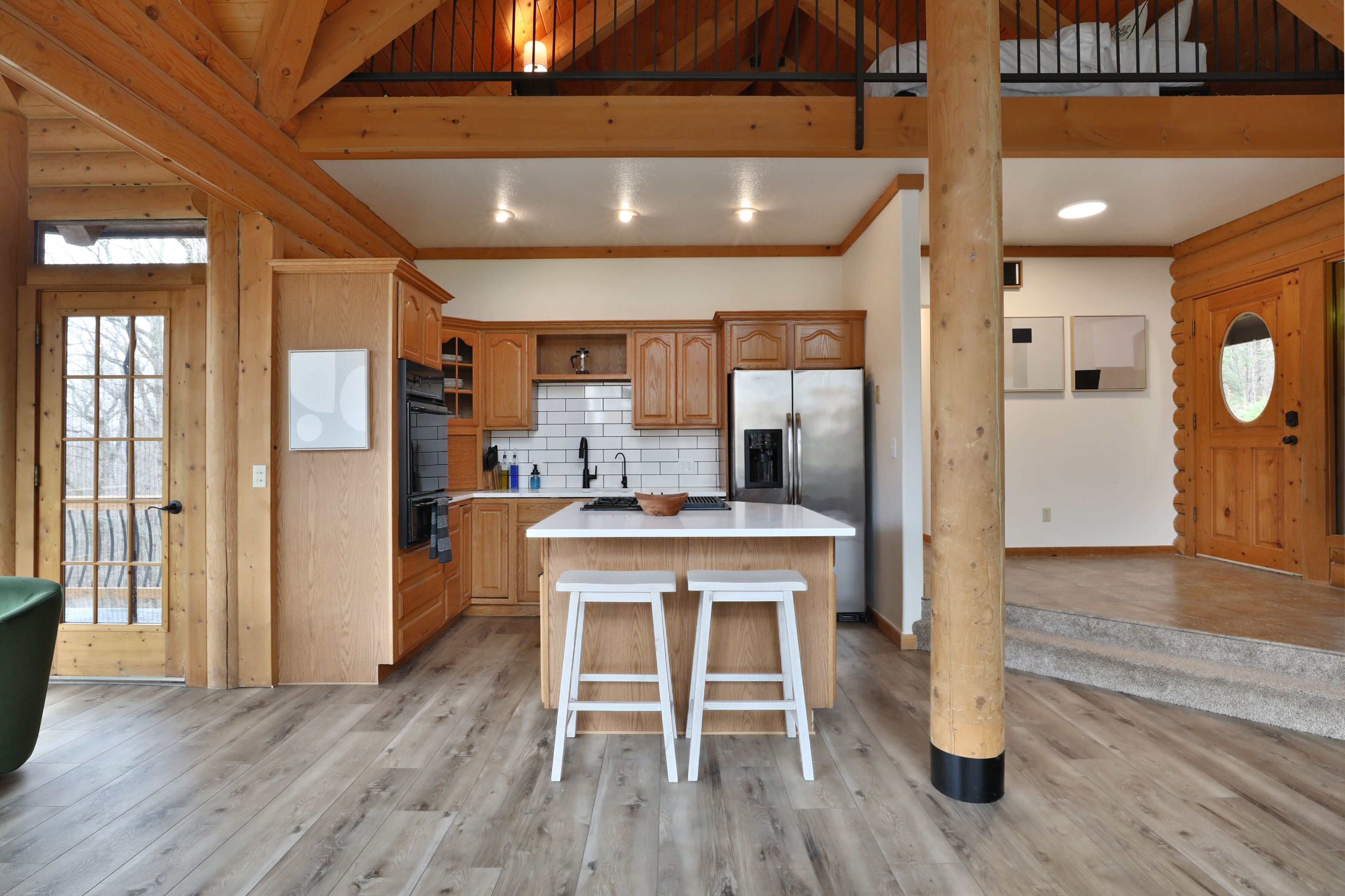 Pool, Hot tub, Sauna, sleeps 29! 