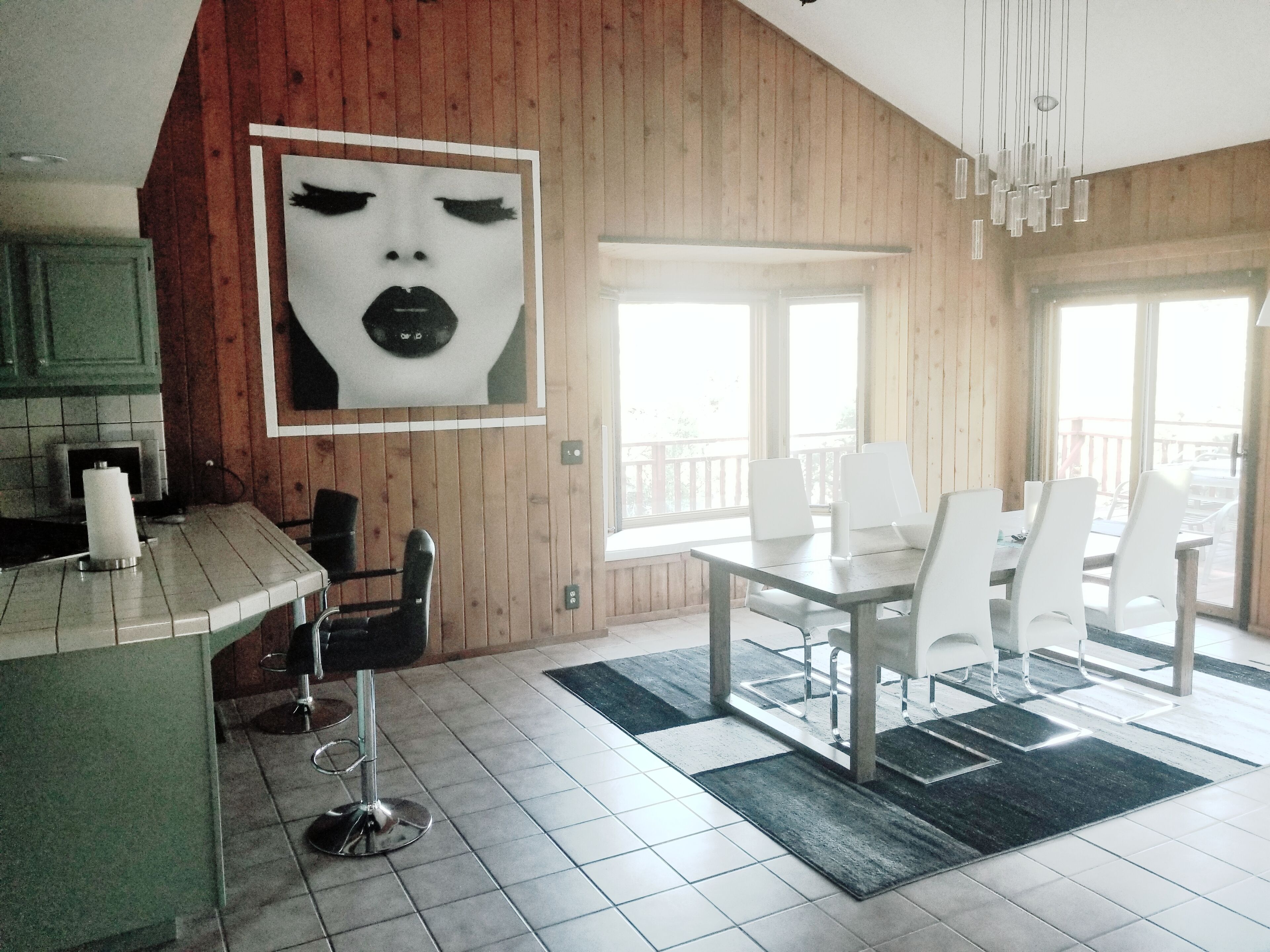 Quiet Mountain Retreat in Modern Villa