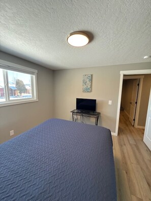 2 dormitorios, cuna de viaje, wifi gratis y ropa de cama