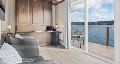 Waterfront Studio Apartment. Perfect for work or play.