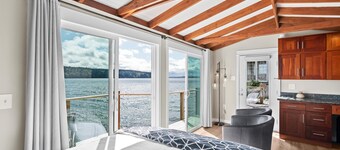 Waterfront Studio Apartment. Perfect for work or play.