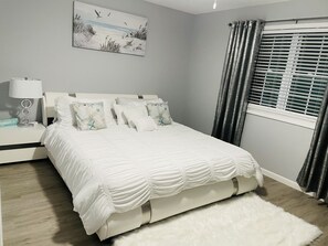 4 chambres, coffres-forts dans les chambres, fer et planche à repasser