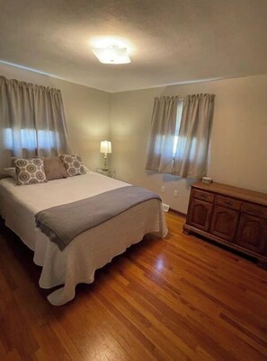 3 bedrooms, iron/ironing board, travel cot, free WiFi