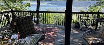 Cozy cabin on lake sakatah, ol time resort.