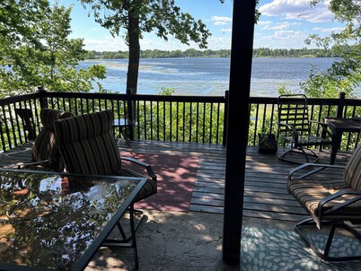 Cozy cabin on lake sakatah, ol time resort.
