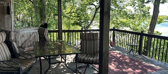 Cozy cabin on lake sakatah, ol time resort. 
