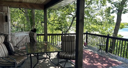 Cozy cabin on lake sakatah, ol time resort.