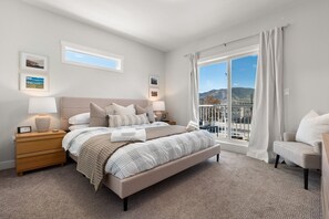 3 habitaciones, escritorio, tabla de planchar con plancha y wifi gratis