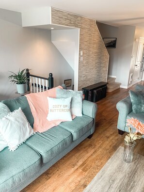 Smart TV, fireplace, DVD player, table football