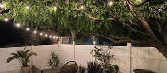 Oceanside 1st floor home, 1 block away from beach and 15 mins away from Mayo