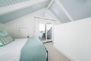 3 bedrooms, iron/ironing board, travel crib, free WiFi
