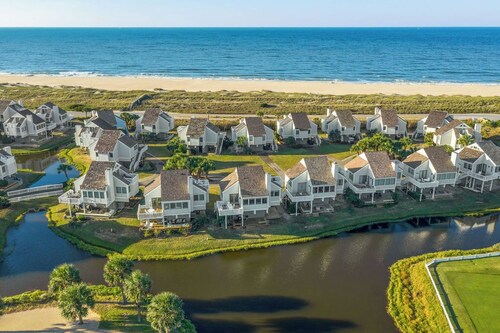 Golf & Ocean Views Renovated New 3 BR 3 Full Baths BHI Club Pet Friendly