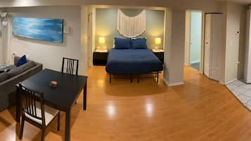 Iron/ironing board, free WiFi, bed sheets